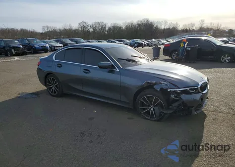 2021 BMW 330Xi z USA, uszkodzony, nr VIN 3MW5R7J09M8B55514